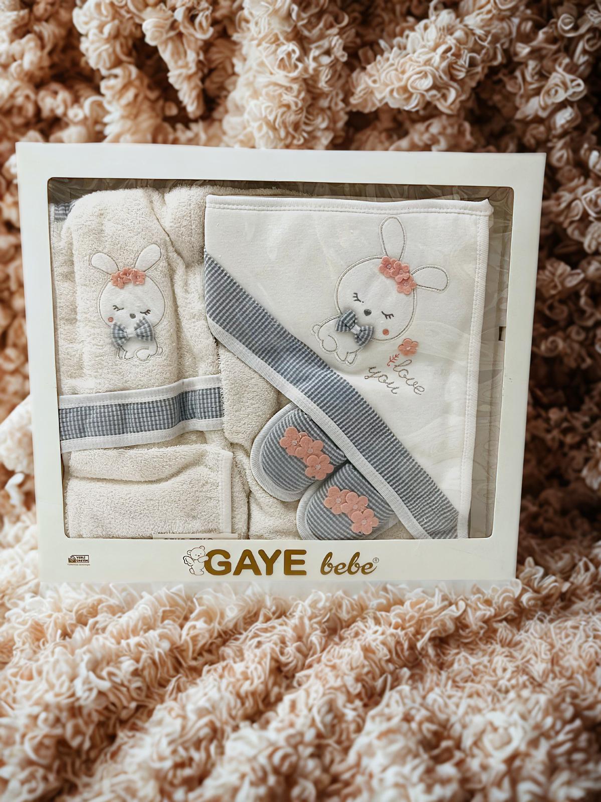 GAYE BEBE KIZ BORNOZ SETİ