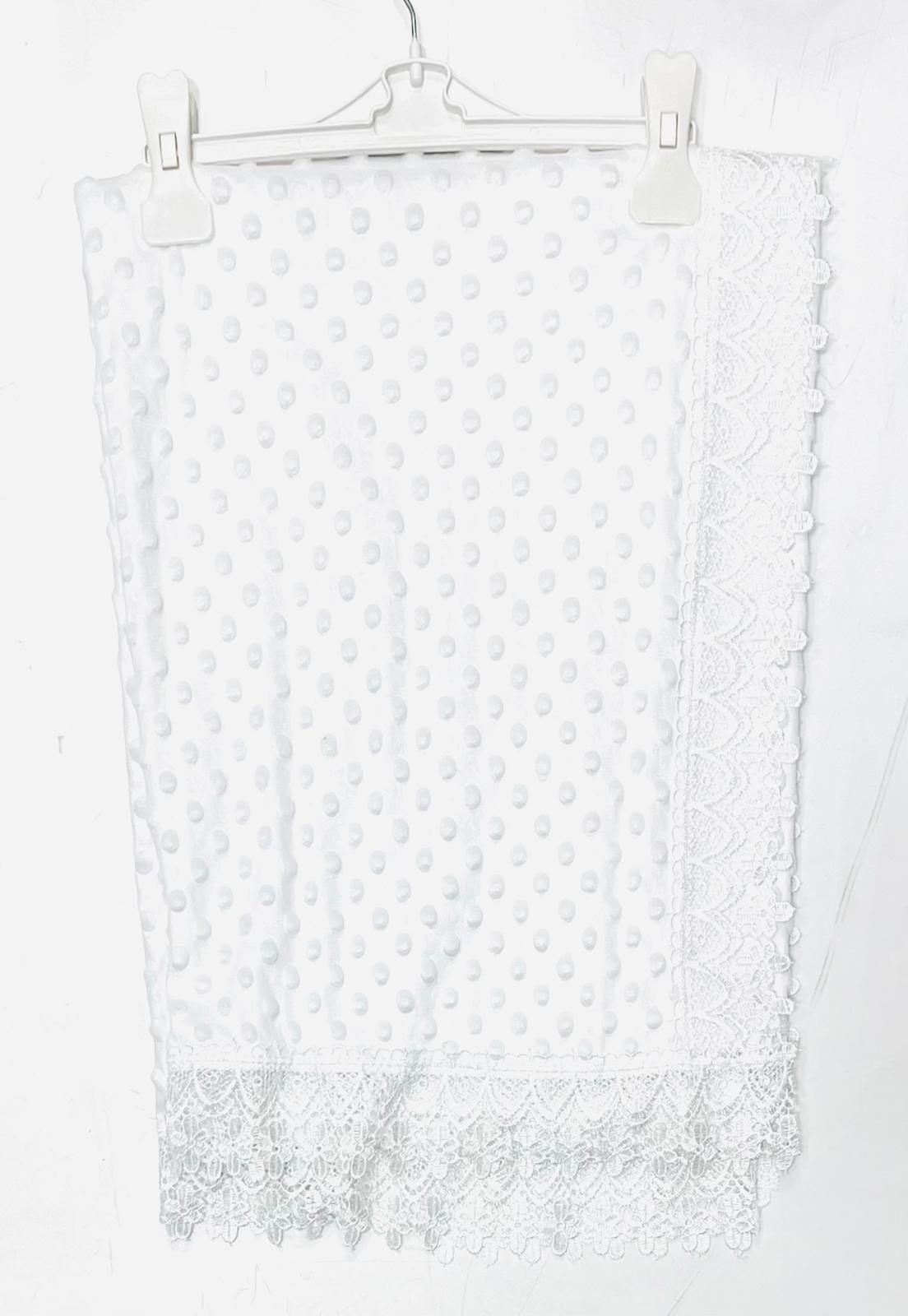 Nakışlı BEYAZ Dantel Detaylı Bebek Battaniyesi