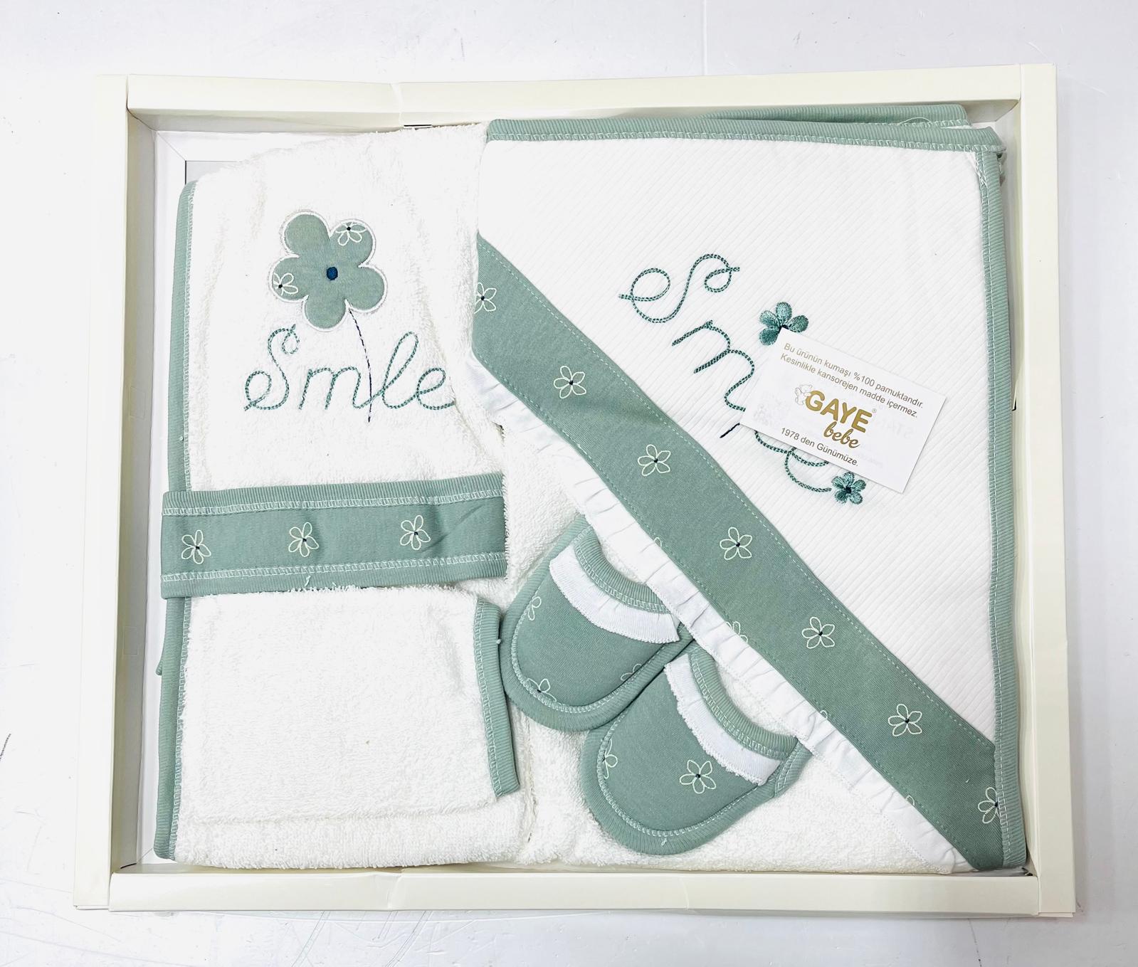 GAYE BEBE KIZ BORNOZ SETİ