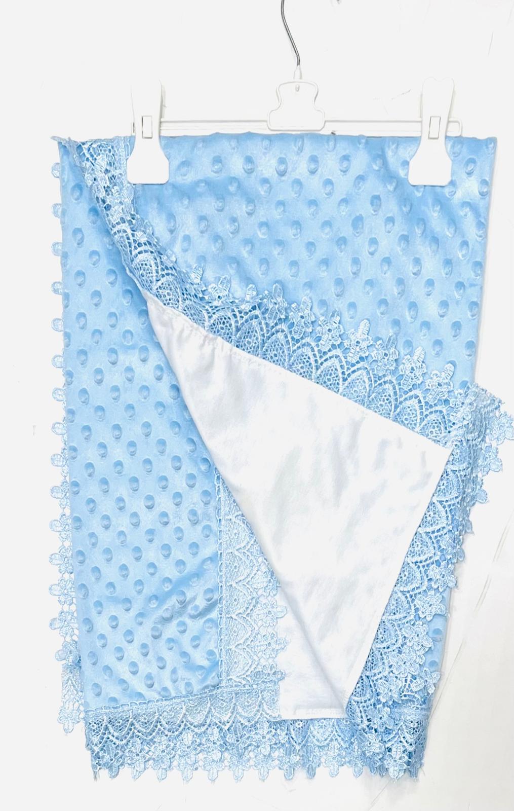 Prens Nakışlı Mavi Dantel Detaylı Bebek Battaniyesi